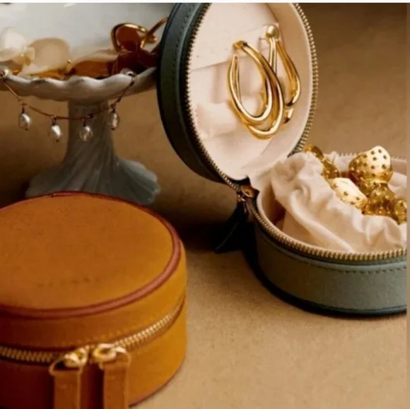 Sezane Jewelry Case - Picture 2 of 5